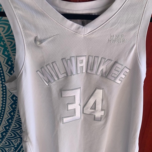 Giannis Antetokounmpo Milwaukee Bucks NIKE jersey - Picture 4 of 10